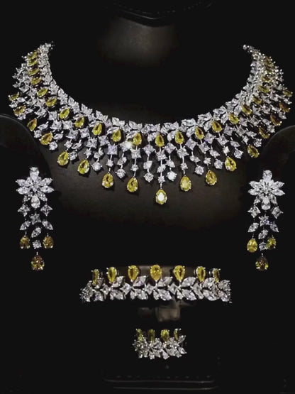 مجموعات كاملة من الحجر الأصفر