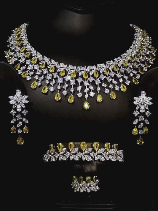 مجموعات كاملة من الحجر الأصفر